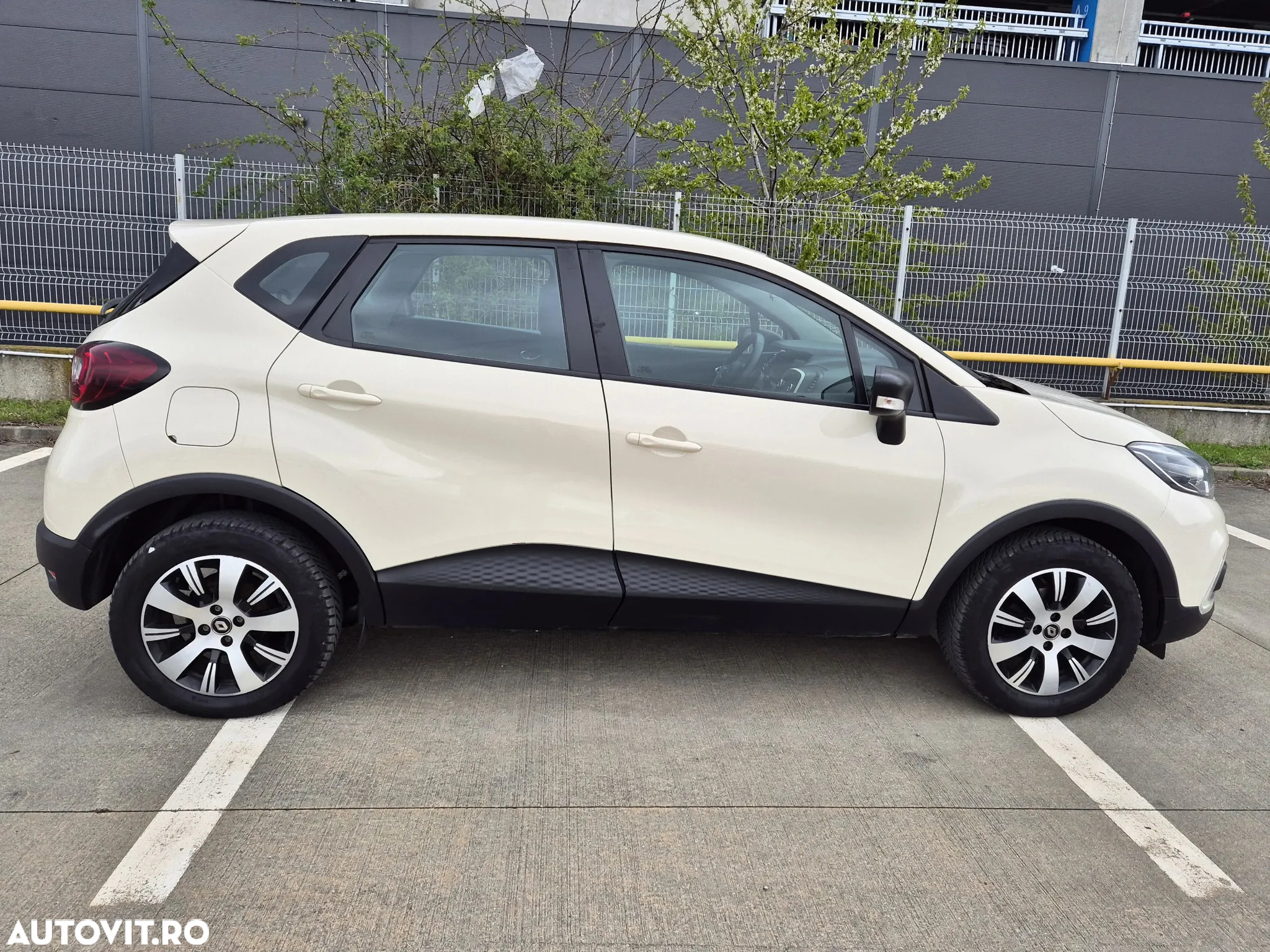 Renault Captur TCe Life Evo - 9