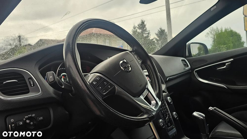 Volvo V40 D2 RDesign - 16