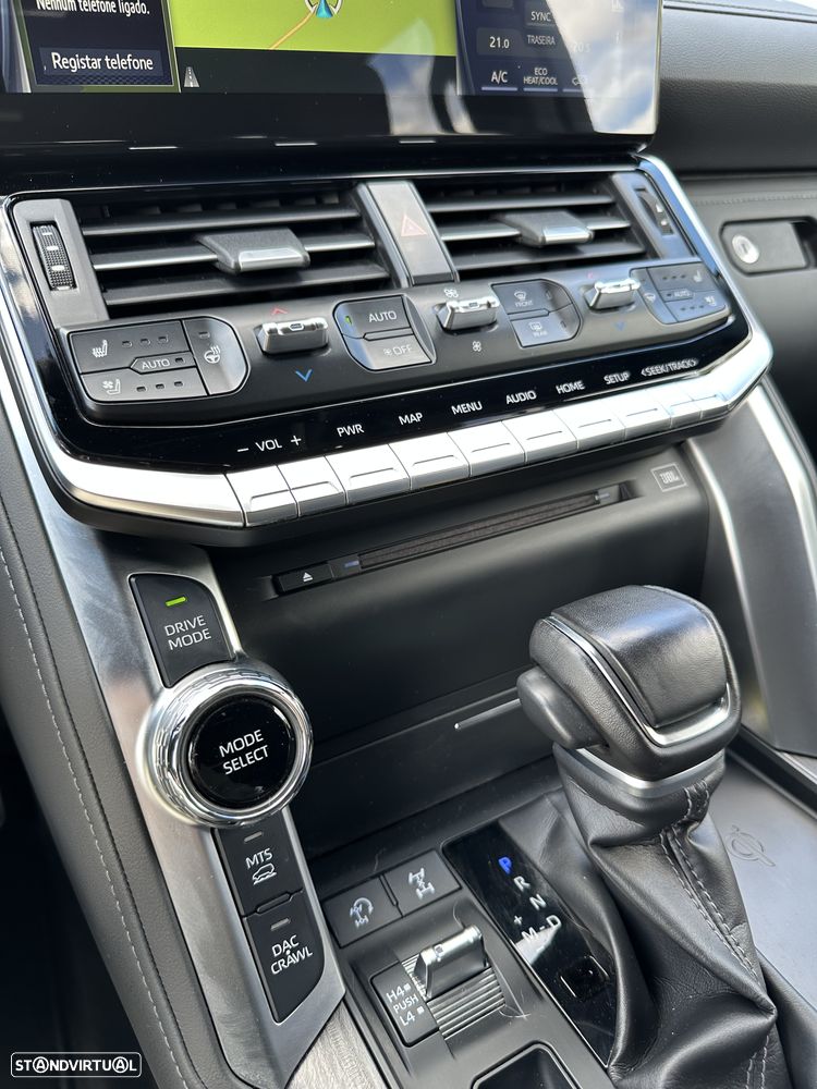 Toyota Land Cruiser 300 70th Anniversary - 46