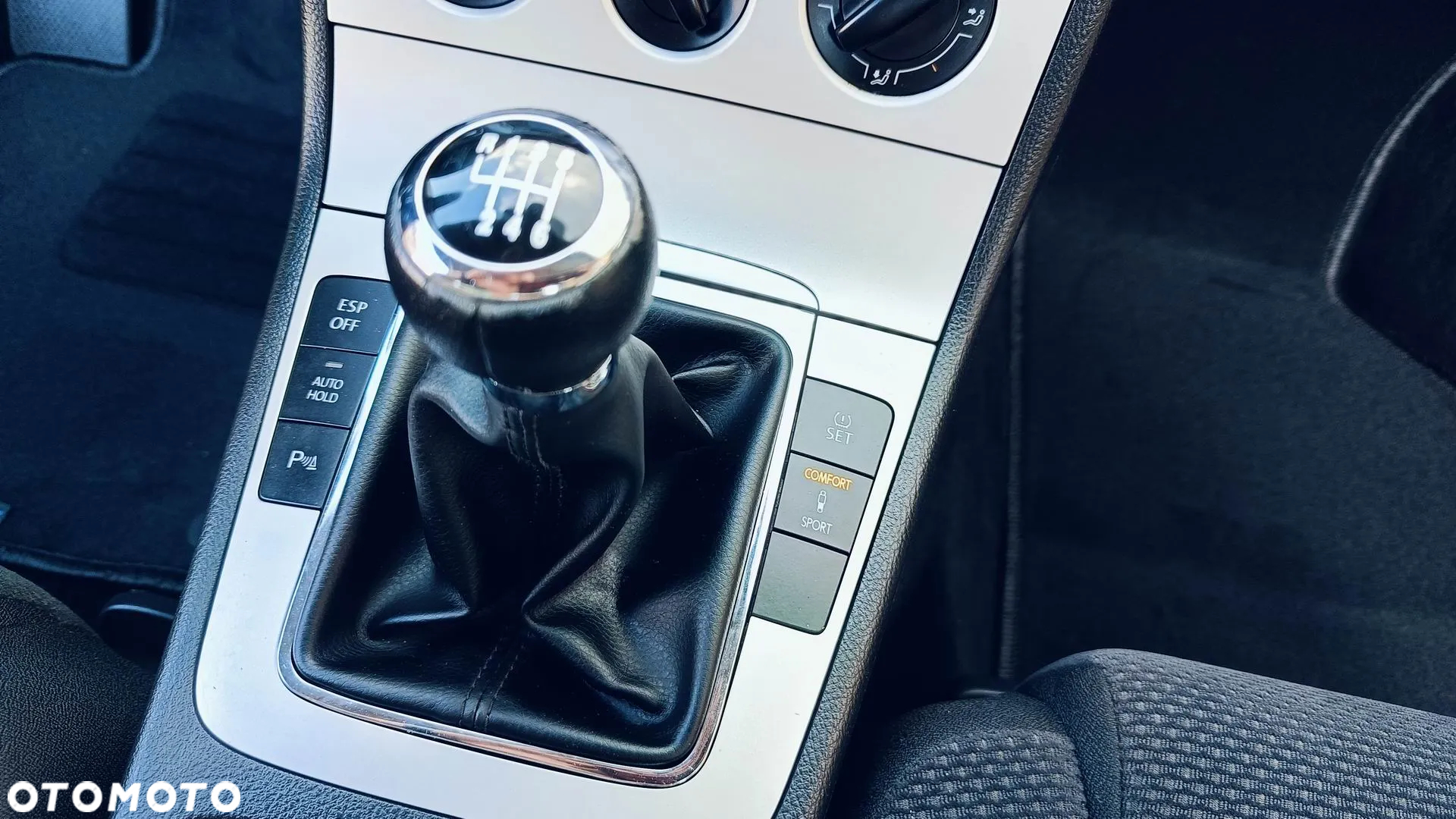 Volkswagen Passat 2.0 TSI Comfortline - 32
