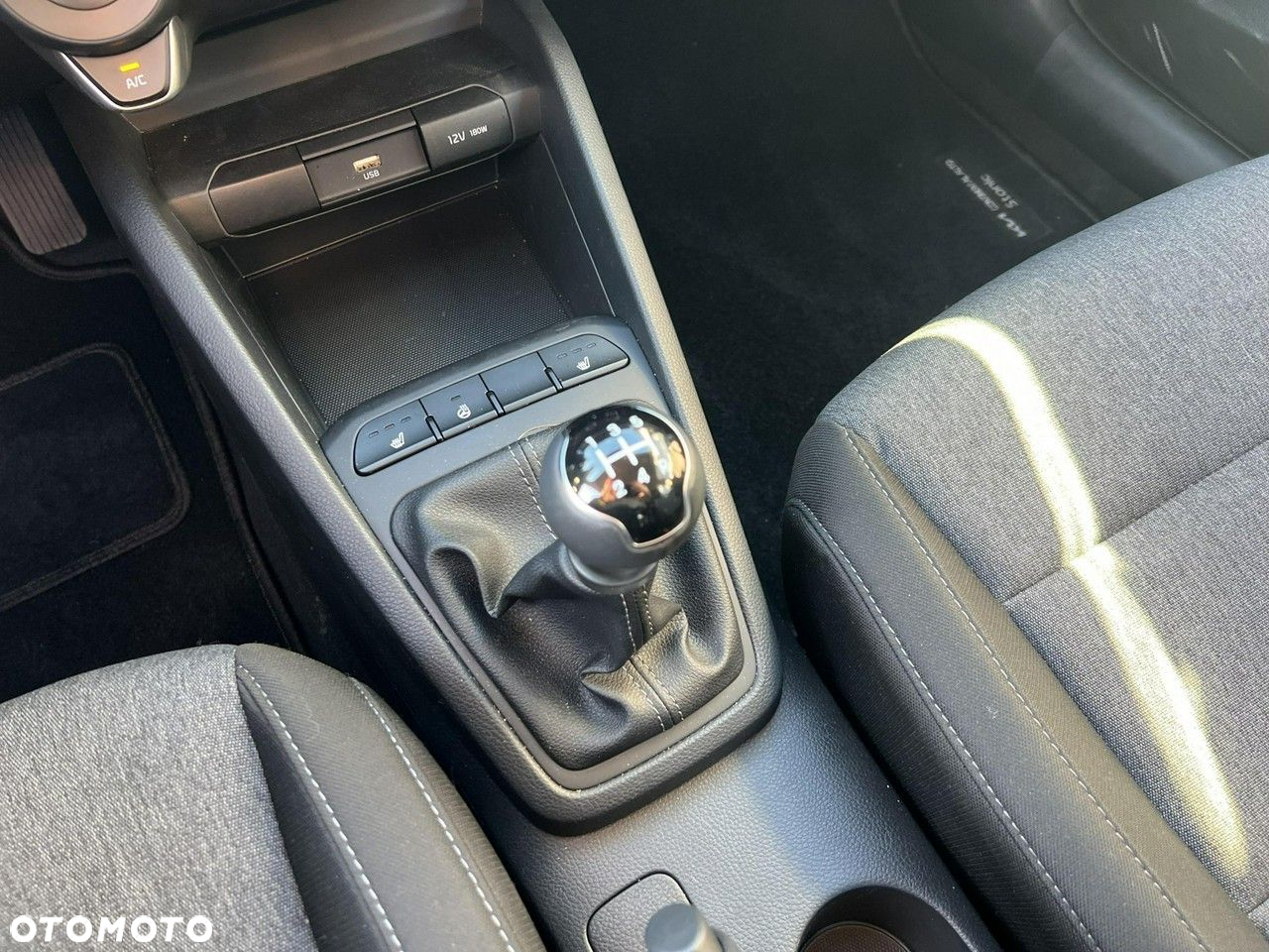 Kia Stonic - 15