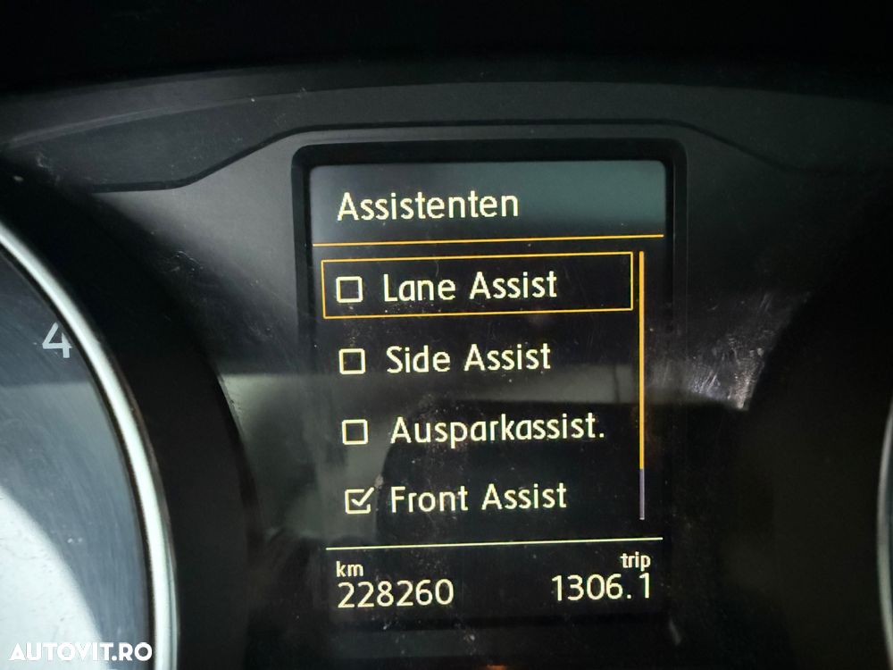 Volkswagen Passat - 16