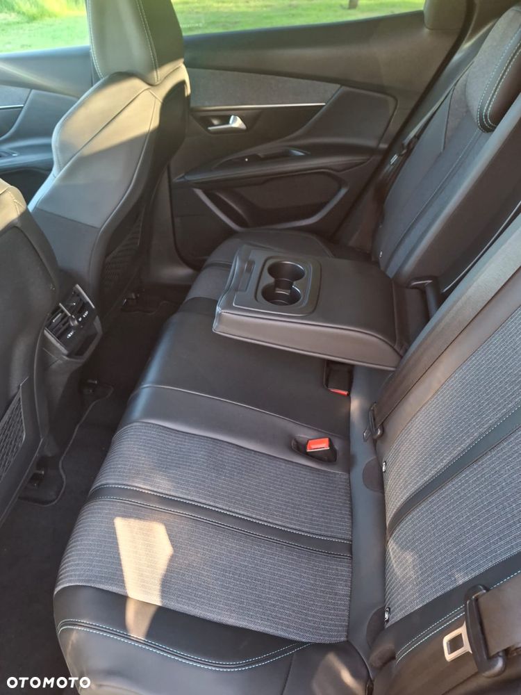 Peugeot 3008 1.5 BlueHDi Allure Pack S&S EAT8 - 21