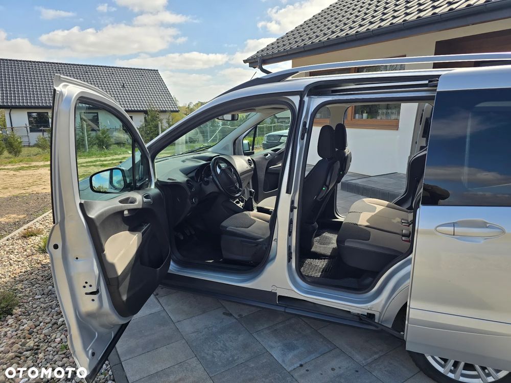 Ford Tourneo Courier - 10