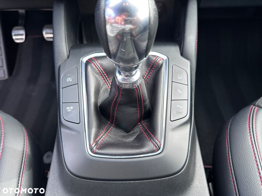 Ford Kuga - 22