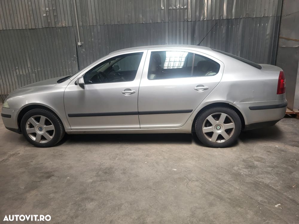 Skoda Octavia 1.6 FSI Classic - 8