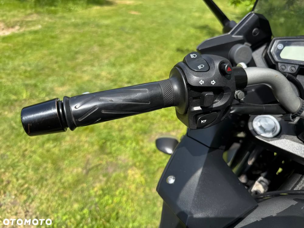 Yamaha XJ - 24