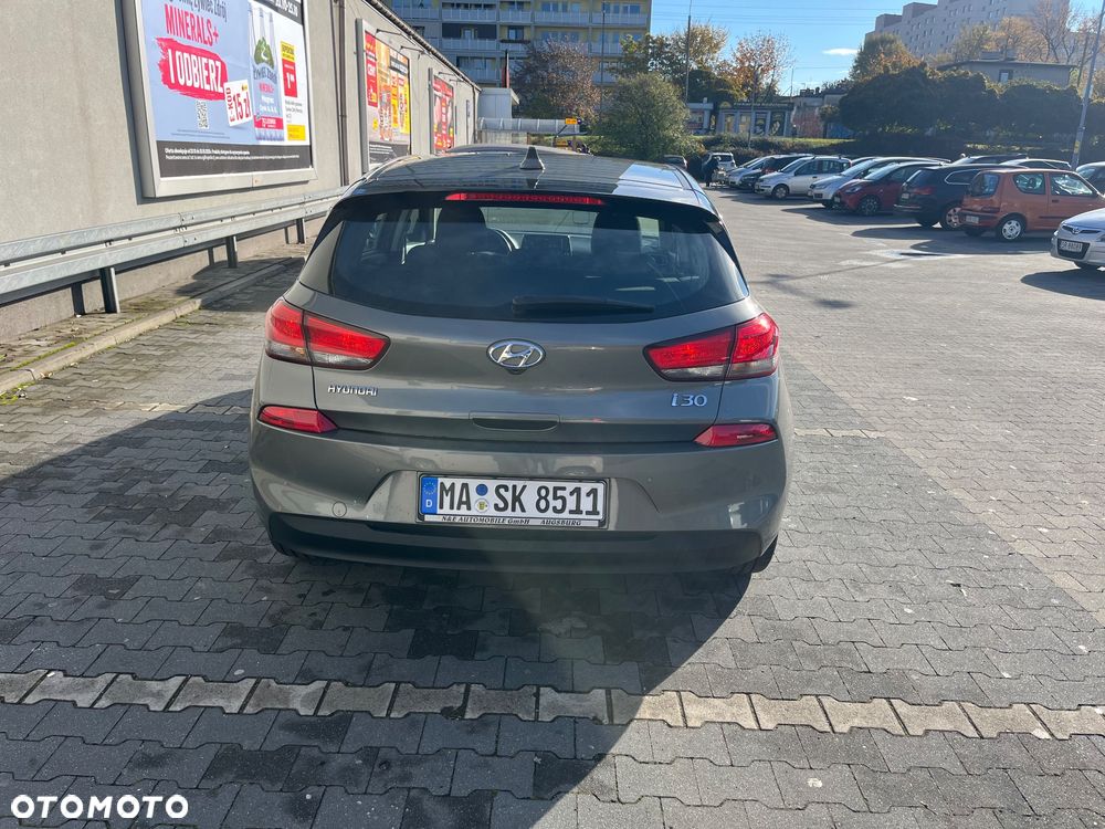 Hyundai i30 1.4 T-GDI Intro Edition - 11