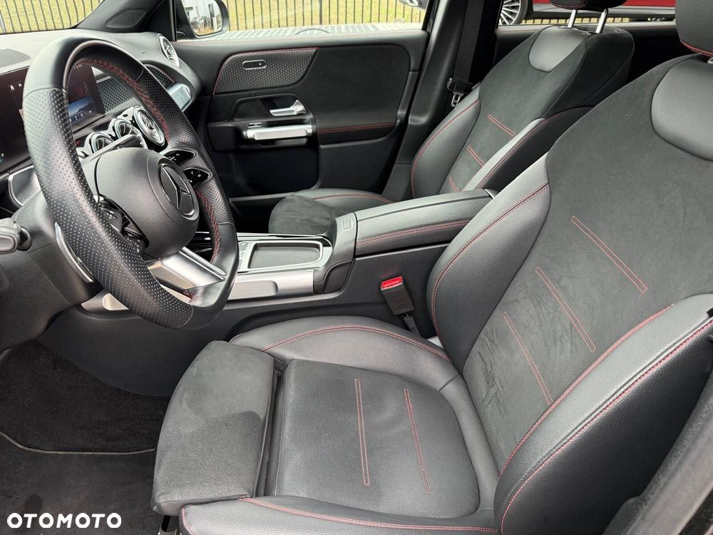 Mercedes-Benz GLB 200 d AMG Line 8G-DCT - 9