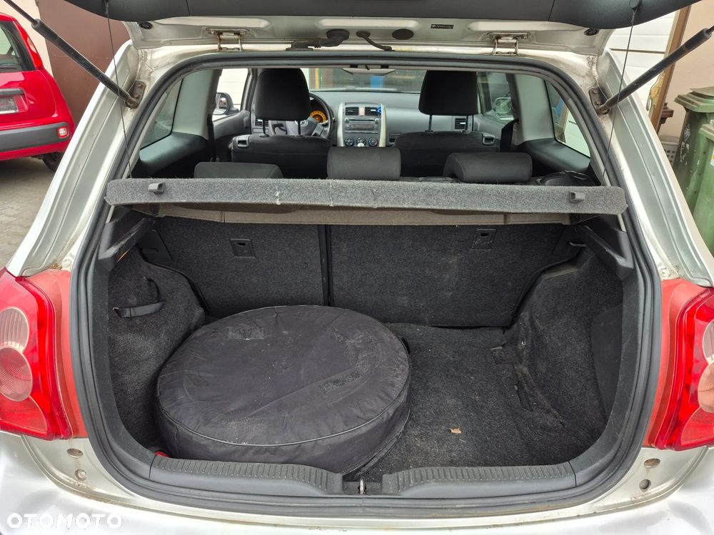 Toyota Auris 1.33 VVT-i Terra - 13