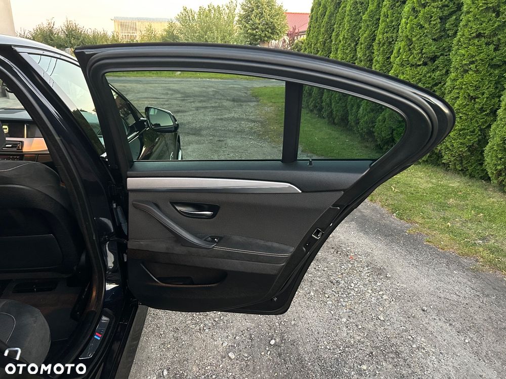 BMW Seria 5 530d Blue Performance Sport-Aut - 32