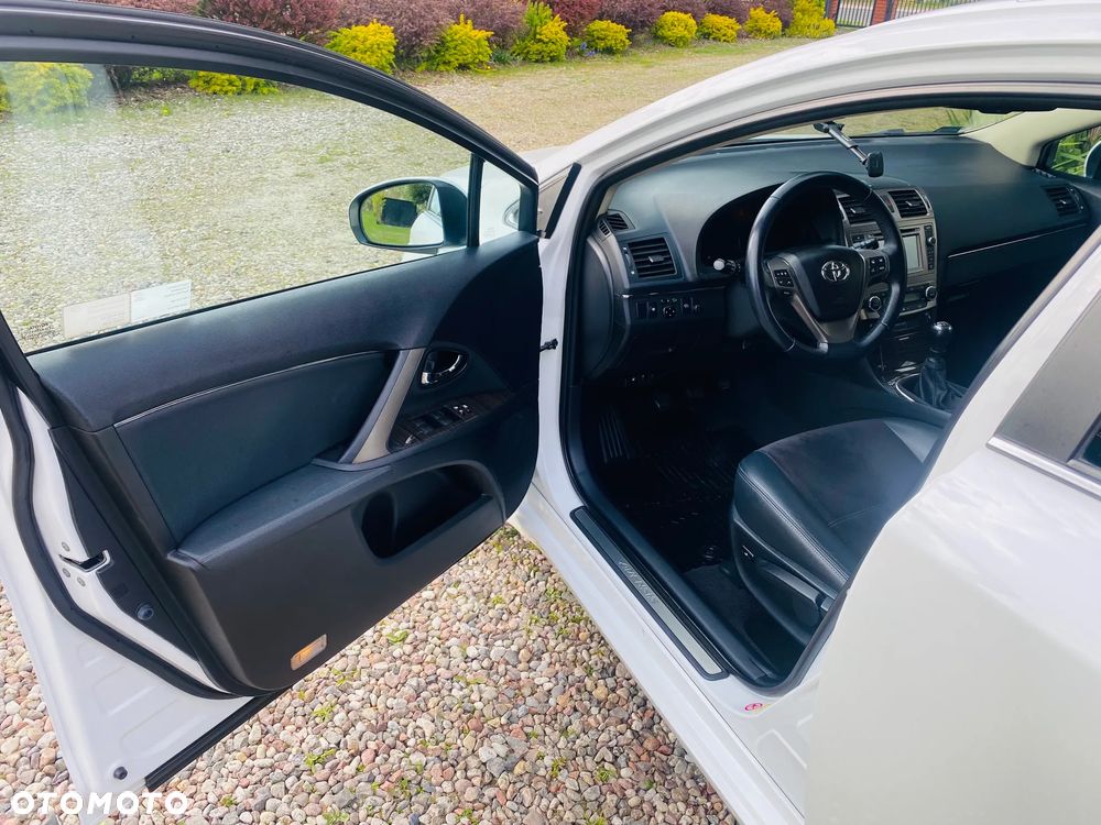 Toyota Avensis 2.0 D-4D Sol - 14