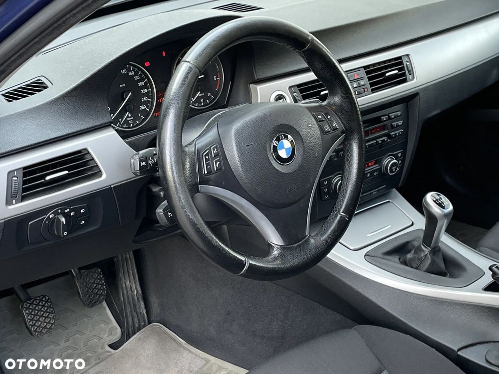 BMW Seria 3 320d DPF - 16