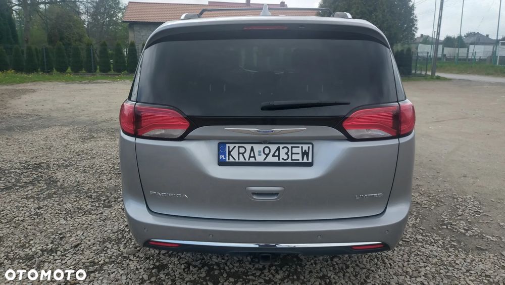 Chrysler Pacifica - 8