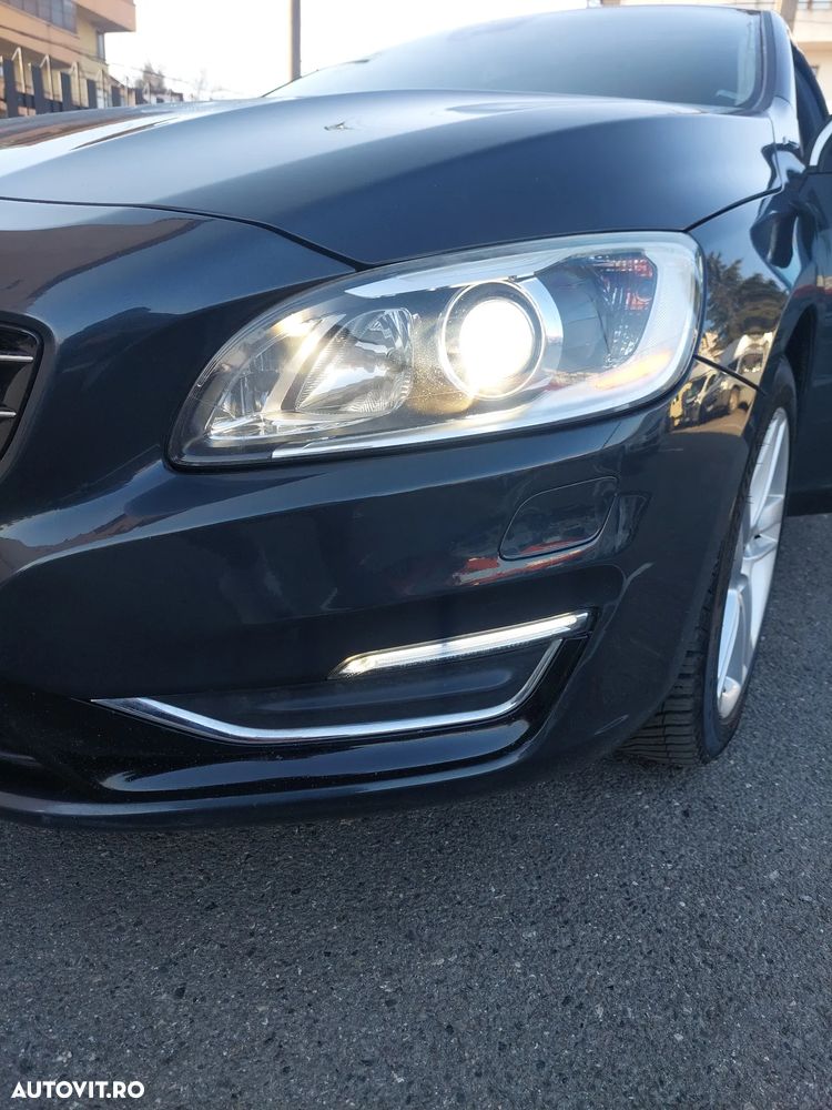 Volvo V60 D6 Plug-In-Hybrid AWD Geartronic Summum - 34