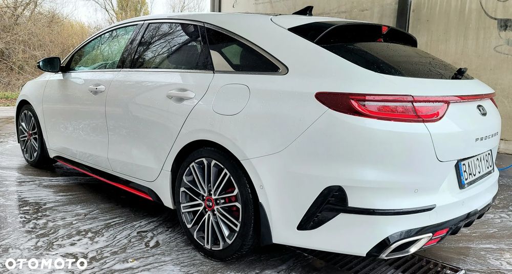 Kia ProCeed 1.6 T-GDI GT DCT - 16