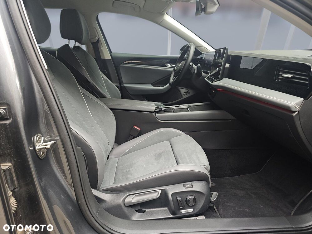 Volkswagen Passat - 11
