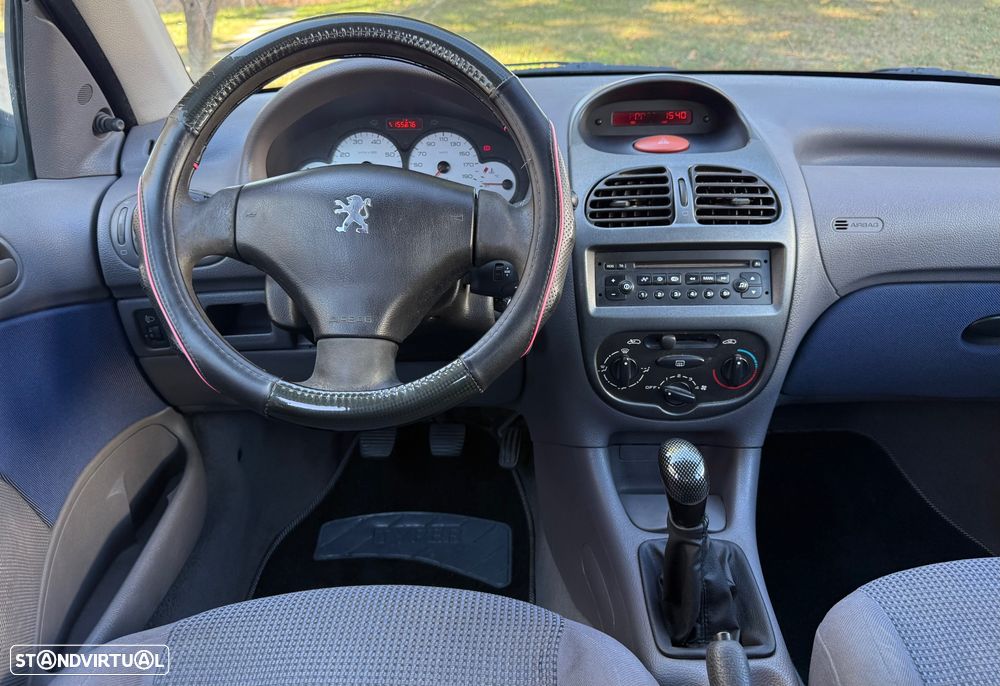 Peugeot 206 1.1 Color Line - 15