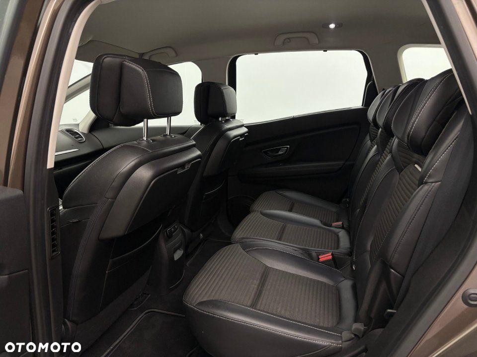 Renault Grand Scenic - 10