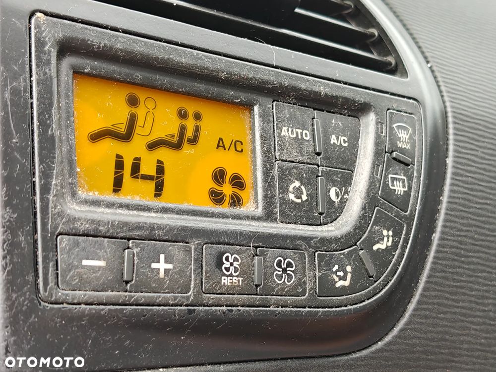 Citroën C4 Grand Picasso 1.8i SX - 25