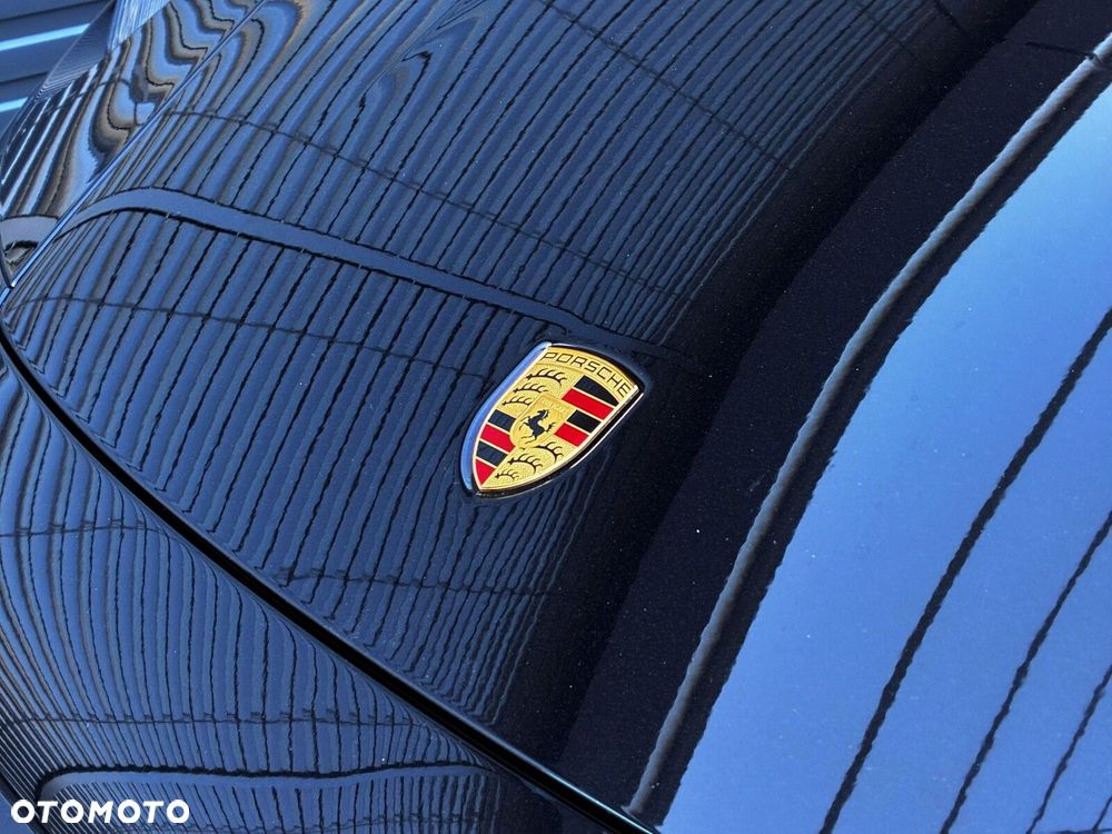 Porsche 911 Carrera GTS - 11