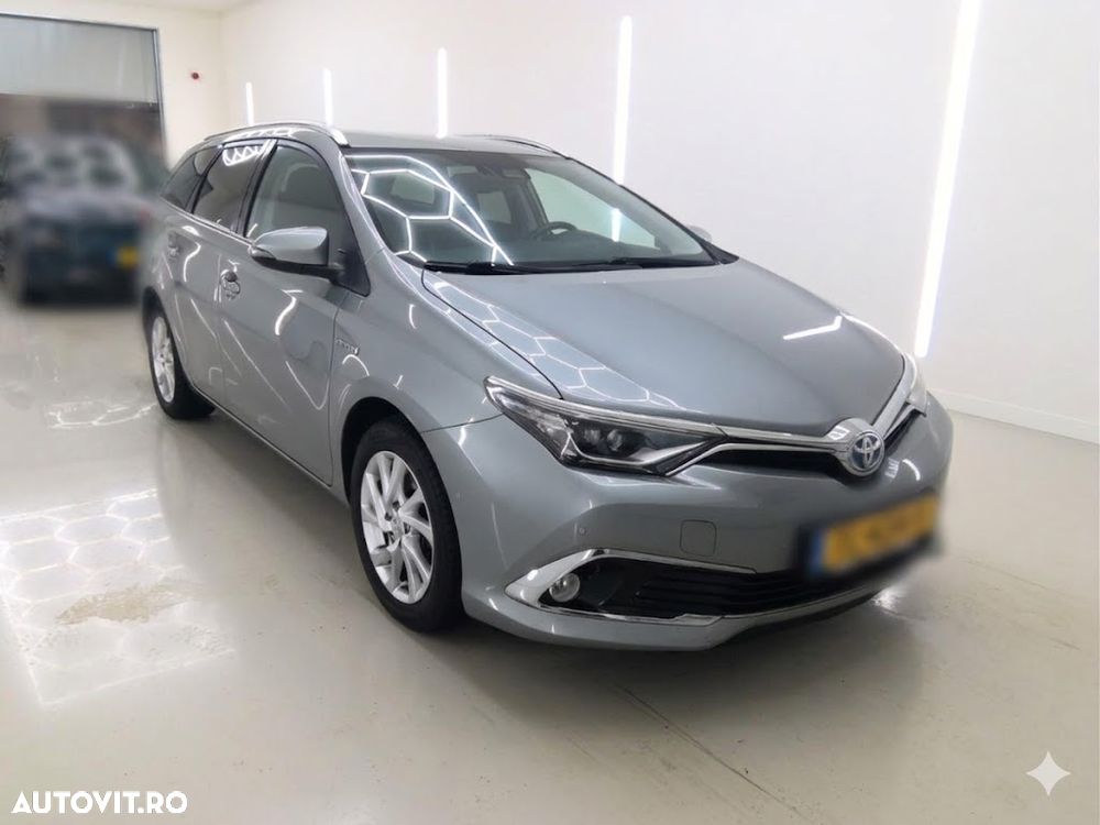 Toyota Auris - 11