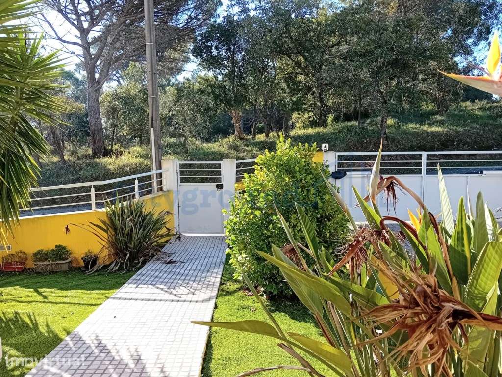 Moradia V3+1 com jardim e vista, a poucos minutos da Cidade de Leiria - Grande imagem: 3/26