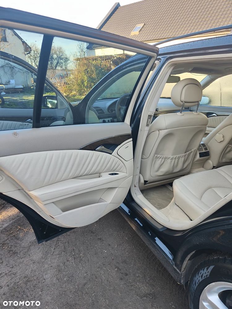 Mercedes-Benz Klasa E 320 T Avantgarde - 28