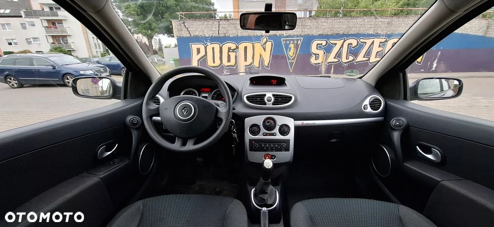 Renault Clio 1.2 16V 75 Dynamique - 12