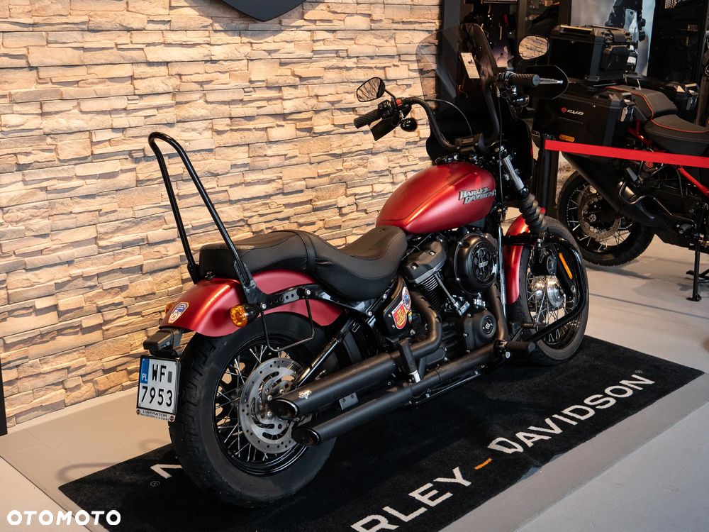 Harley-Davidson Softail Street Bob - 12