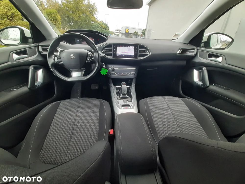 Peugeot 308 BlueHDi 130 EAT8 Allure Pack - 20