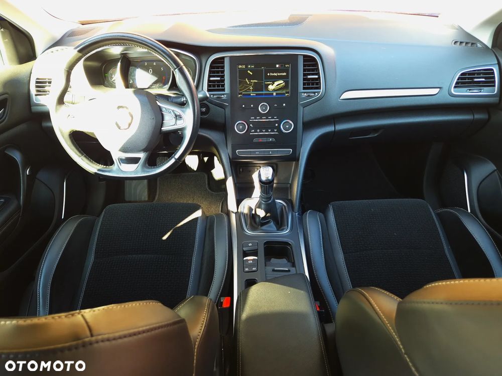 Renault Megane TCe 140 GPF GT LINE - 6