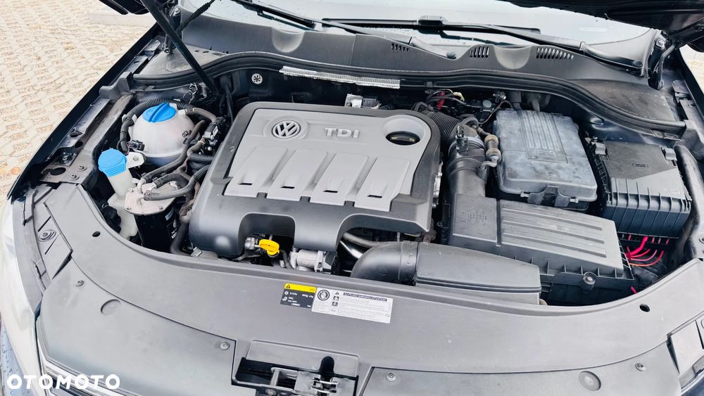 Volkswagen Passat 2.0 TDI DSG BlueMotion Technology Comfortline - 9