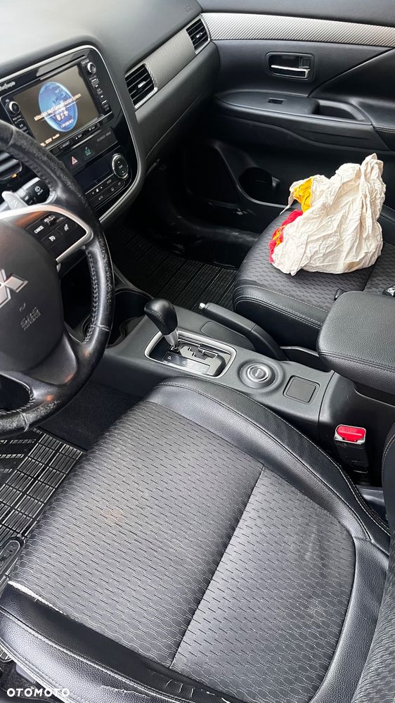 Mitsubishi Outlander 2.2 DID Intense + 4WD - 6