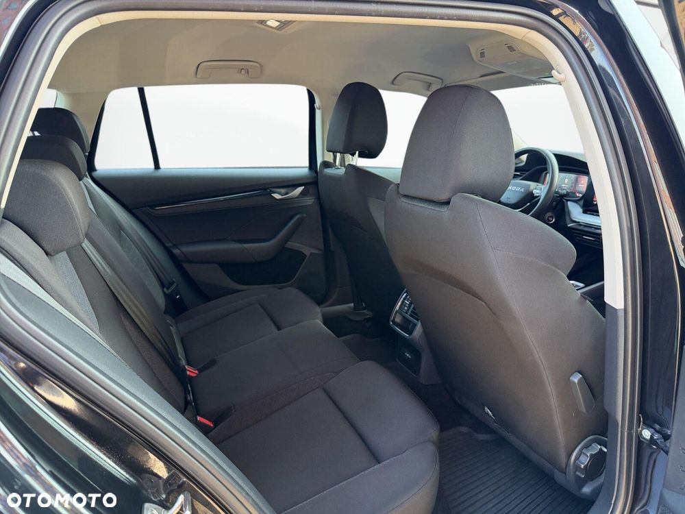 Skoda Octavia 1.5 TSI mHEV Essence DSG - 36