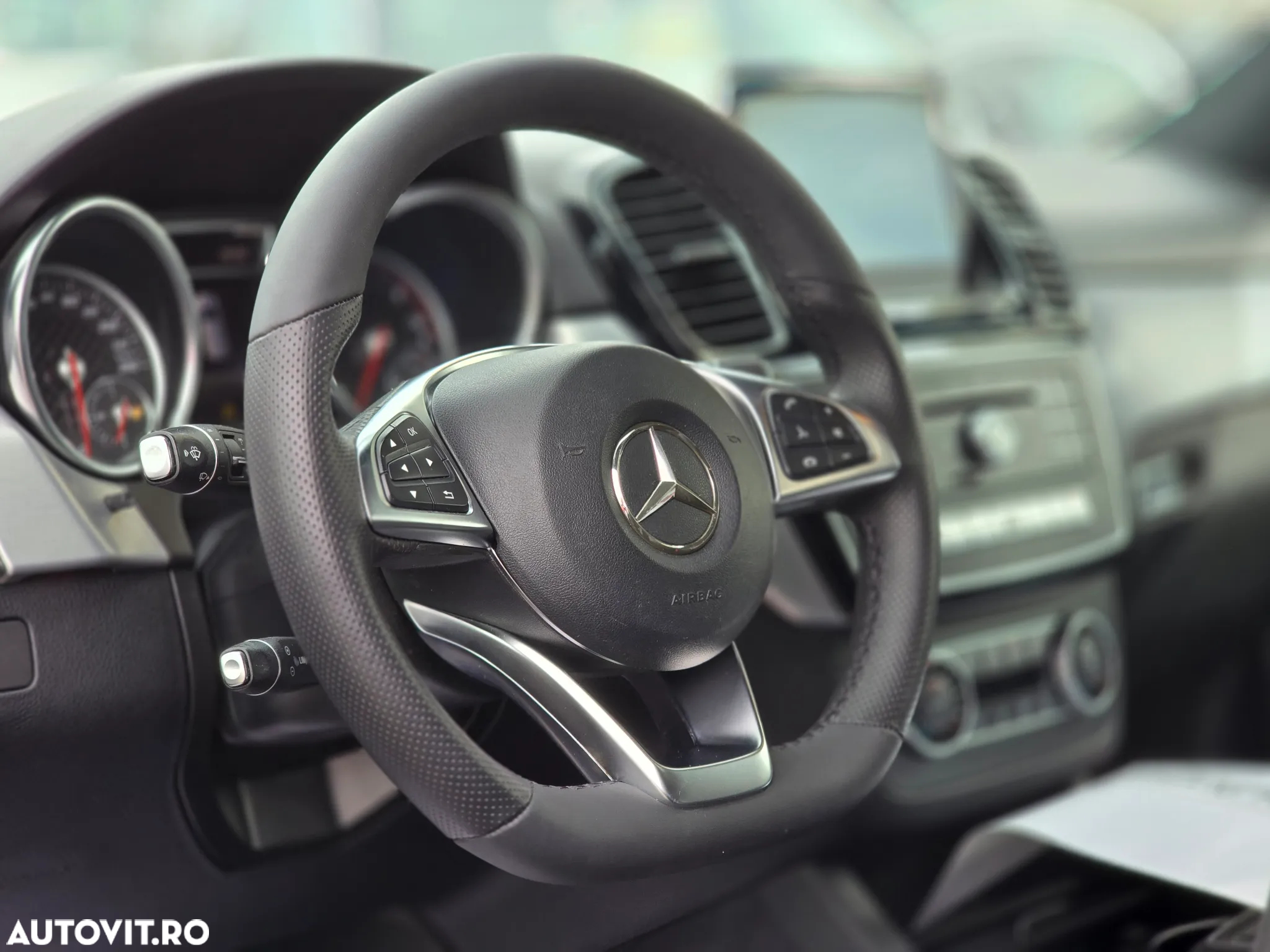 Mercedes-Benz GLE 250 d 4Matic 9G-TRONIC AMG Line - 6