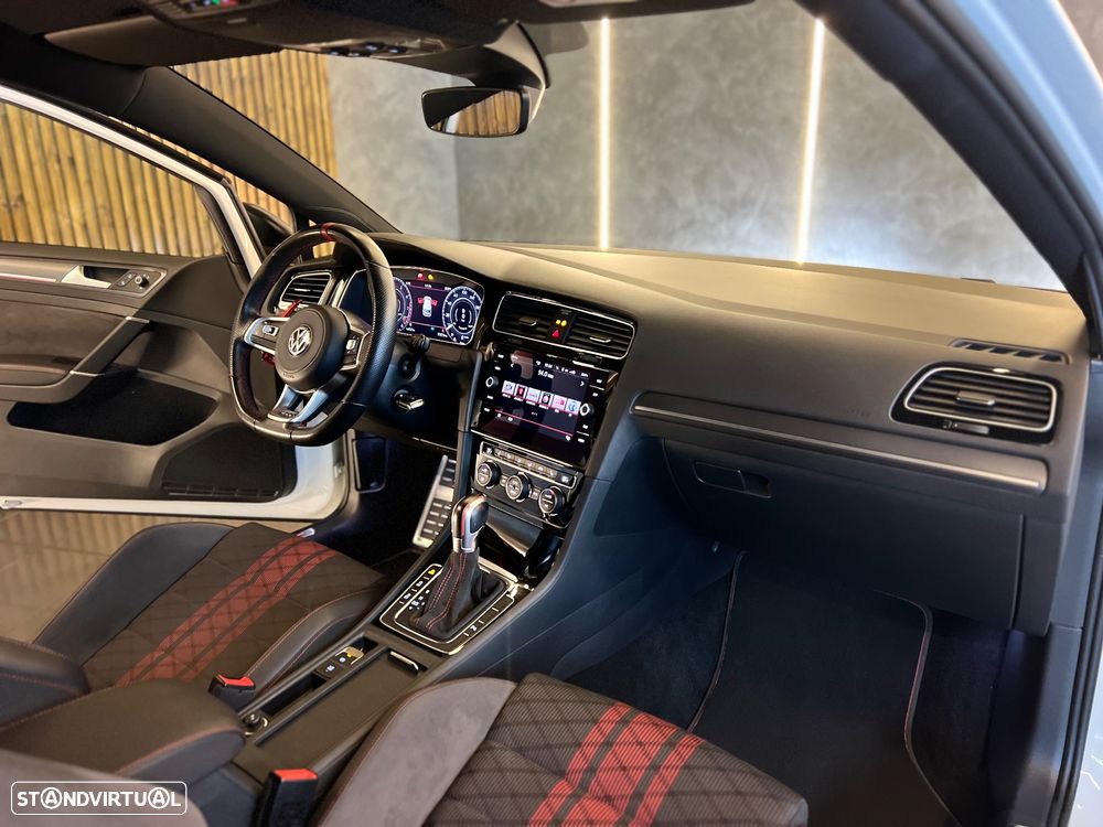 VW Golf GTI TCR 2.0 TSI OPF DSG - 21