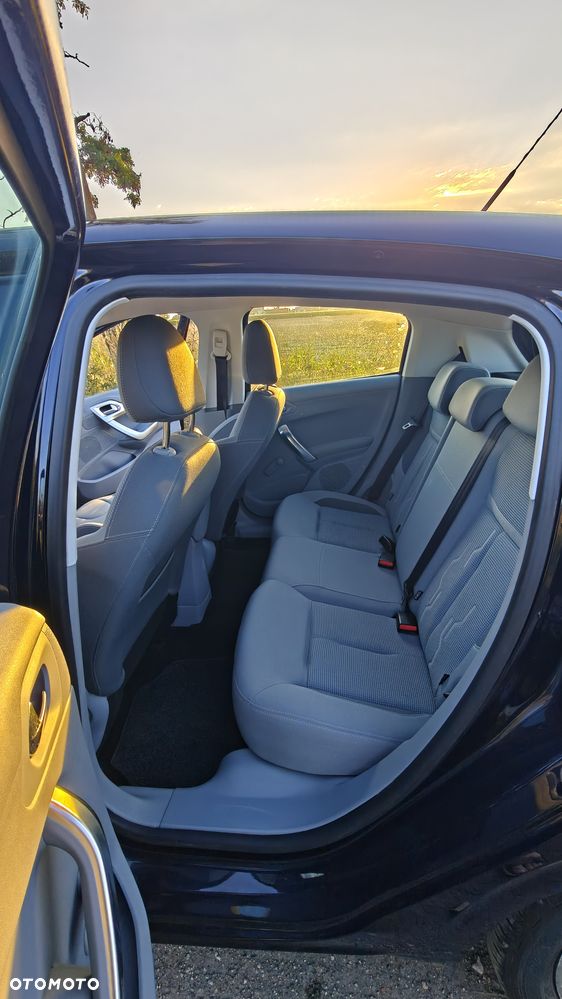 Peugeot 208 1.2 VTi Allure - 12