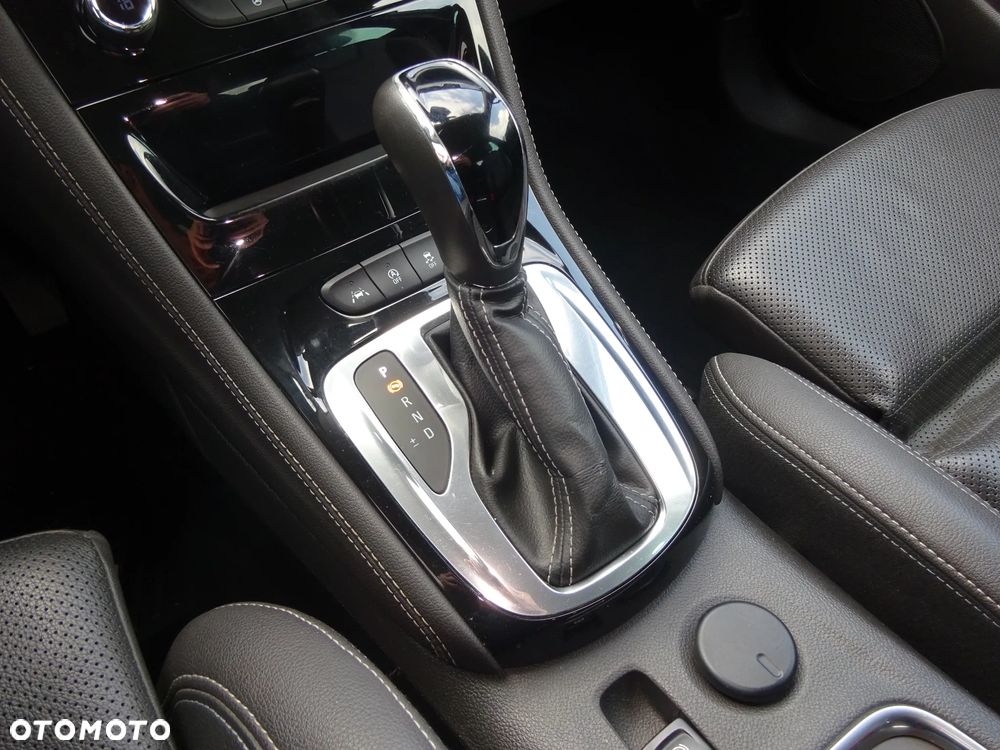 Opel Astra 1.4 T Dynamic S&S - 14