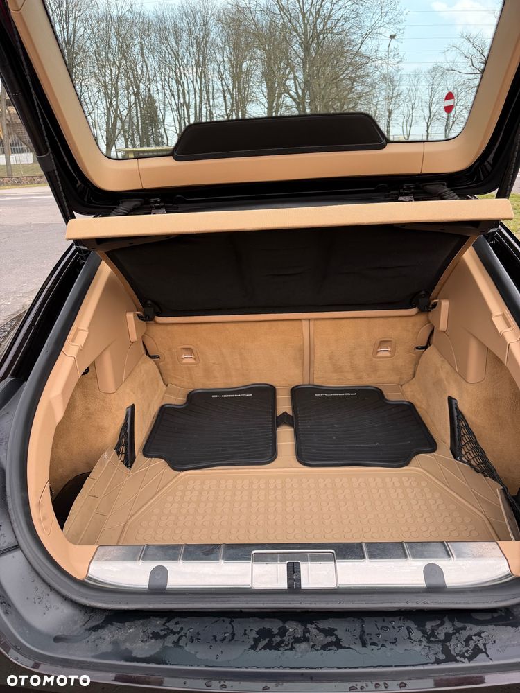 Porsche Panamera 4 - 8