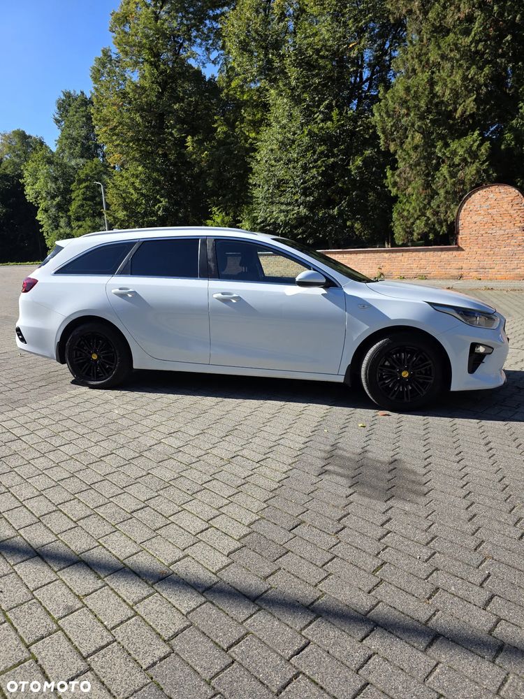 Kia Ceed 1.6 CRDi mHEV M - 3