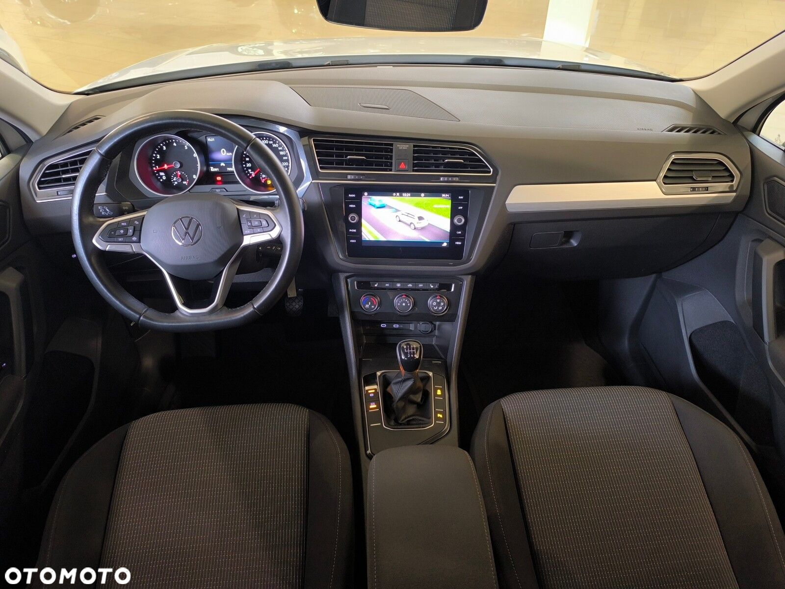 Volkswagen Tiguan - 12