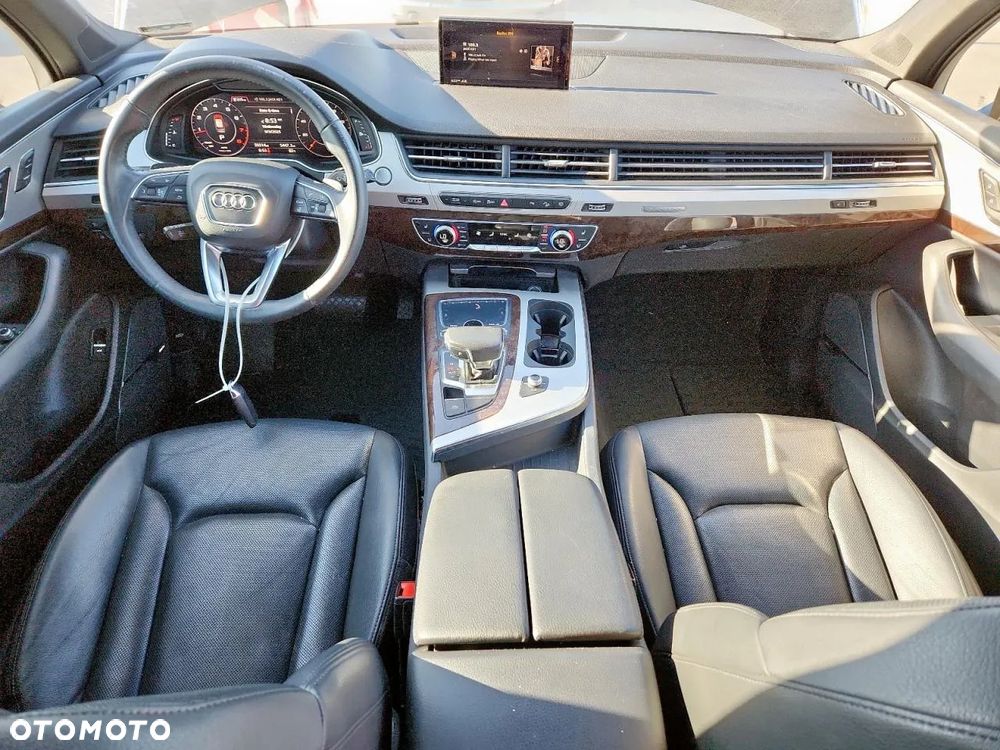 Audi Q7 - 7