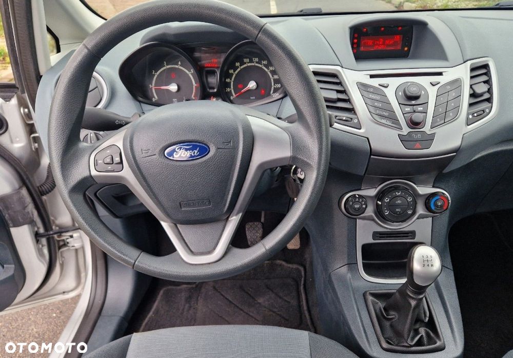 Ford Fiesta - 22