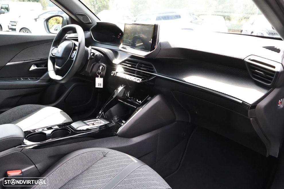 Peugeot 2008 1.2 Hybrid Allure e-DCS6 - 14