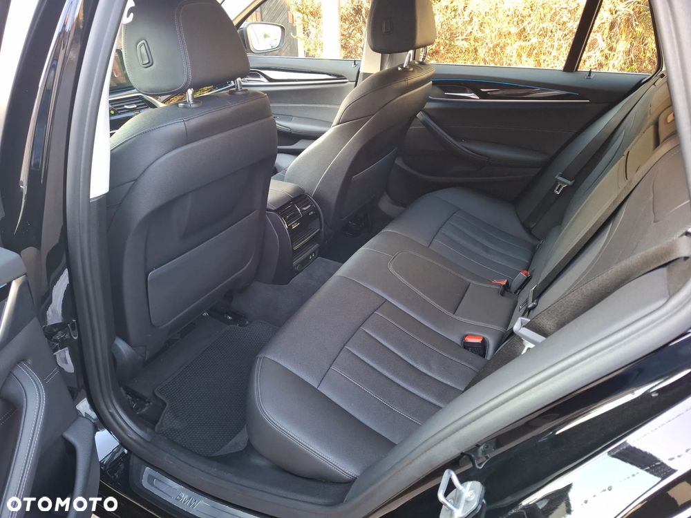 BMW Seria 5 530e Luxury Line sport - 15