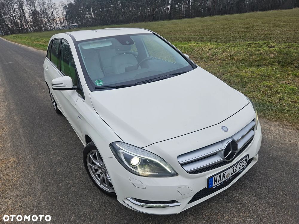 Mercedes-Benz Klasa B 180 BlueEFFICIENCY Edition Style - 4