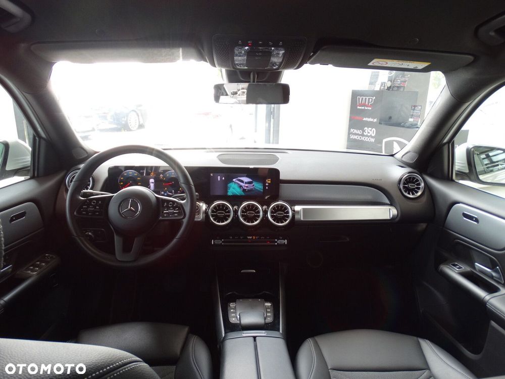 Mercedes-Benz GLB - 33