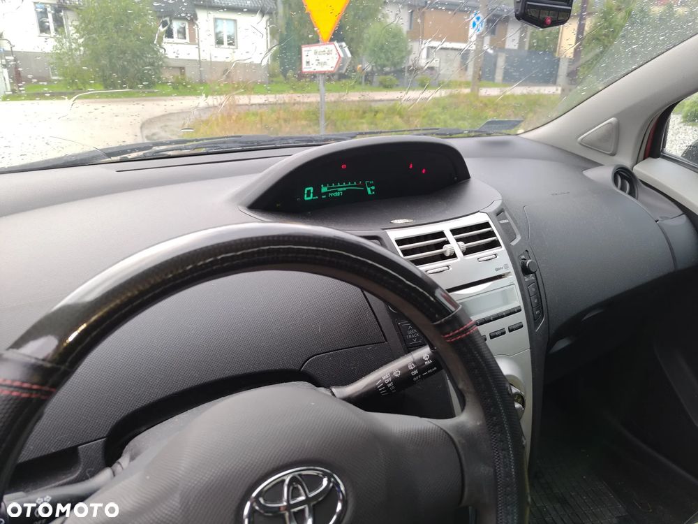 Toyota Yaris 1.0 Luna - 4