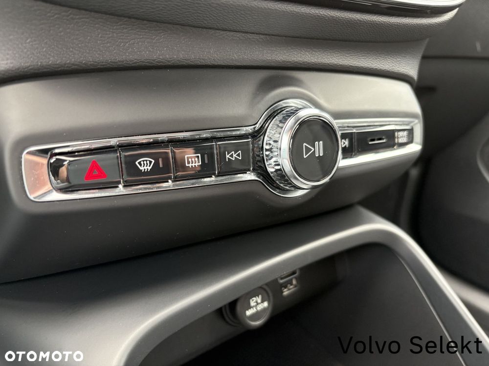 Volvo XC 40 - 18